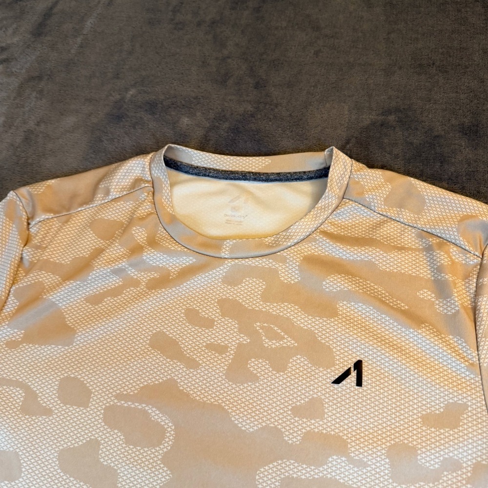 Alive Qwick Dry Camo T Shirt Mens Medium Tan Short Sleeve Activewear